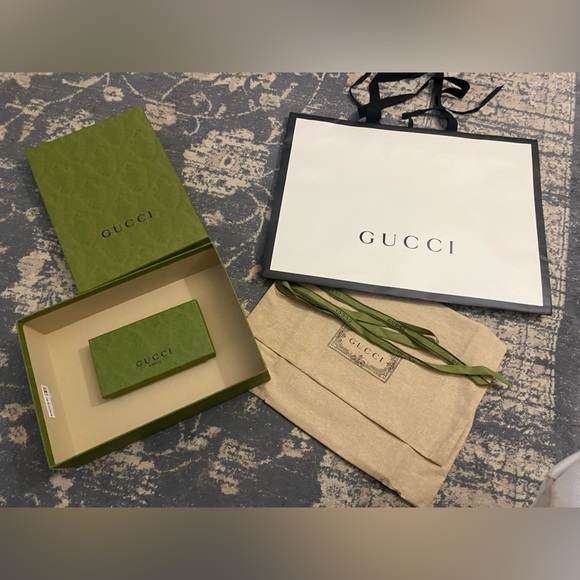 Official Gucci shopping bag, Gucci box , Gucci perfume box , Gucci ribbon - Picture 3 of 5